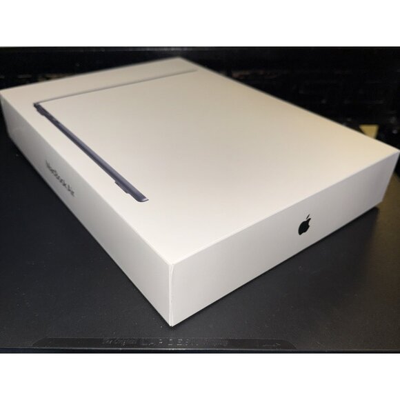 Apple MacBook Air M4 Chip 16GB 256GB 13-inch Model A3240 EMPTY BOX ONLY - Picture 9 of 10